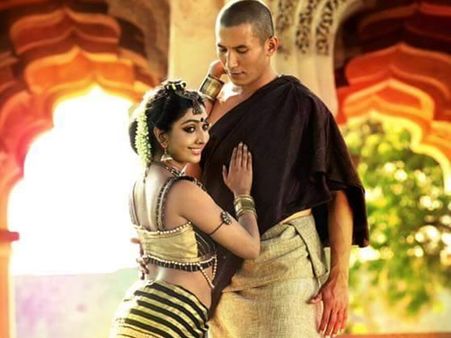 ഇടവപ്പാതിയെ കാതോര്‍ത്ത് ഉത്തര ഉണ്ണി: മഴയില്‍ തളിര്‍ത്ത ജീവിതത്തെ കുറിച്ച് താരം