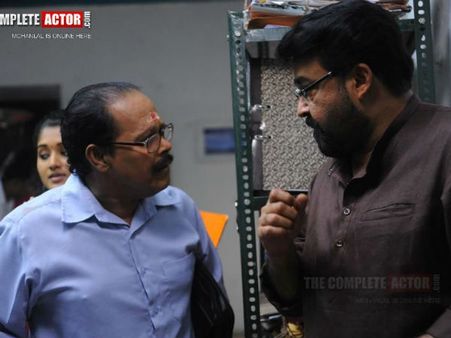 മോഹന്‍ലാലിന്റെ അച്ഛനായി അഭിനയിക്കണം എന്ന് പറഞ്ഞ ഇന്നസെന്റിന് ലാല്‍ കൊടുത്ത പണി