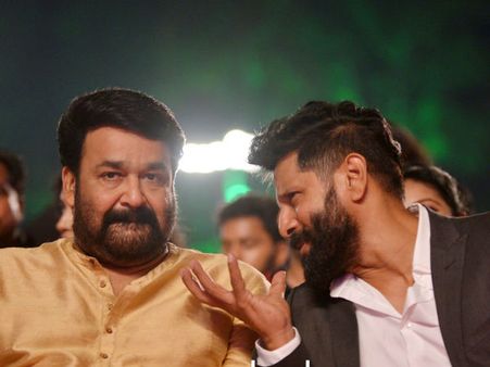 വിക്രം മലയാളം വിട്ടത് നന്നായി, അല്ലെങ്കില്‍ എനിക്ക് എതിരാളി ആയേനെ: മോഹന്‍ലാല്‍