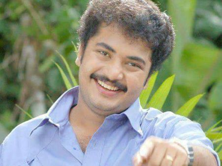 മാടമ്പി ഉപേക്ഷിച്ചത് തെറ്റായിപ്പോയി, അച്ഛന്റെ വാക്ക് അനുസരിക്കാമായിരുന്നു; വിനു മോഹന്‍