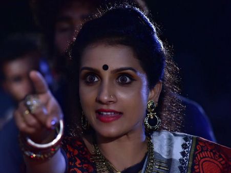 മലയാളത്തെ വിറപ്പിക്കാന്‍ തമിഴകത്ത് നിന്നൊരു വില്ലത്തി