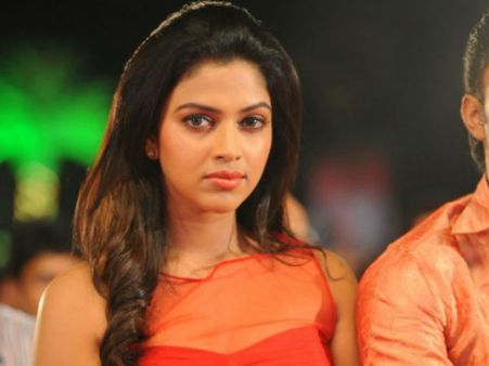 അമല പോളിന് എന്തിനായിരുന്നു വധഭീഷണി, നടിയെ കുറിച്ച് അറിയാത്ത ചില കഥകള്‍