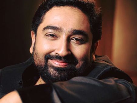 മൊയ്തീനിലെ പാട്ടൊരുക്കാന്‍ എന്നോട് ആവശ്യപ്പെട്ടത് പൃഥ്വി, വിവാദമുണ്ടാവുമെന്ന് കരുതിയില്ല;ജയചന്ദ്രന്‍