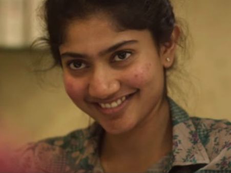 സംവിധായകന്‍ മുതല്‍ പഴംപൊരി നല്‍കിയ ചേട്ടന്മാര്‍ വരെ എല്ലാവര്‍ക്കും നന്ദി: സായി പല്ലവി