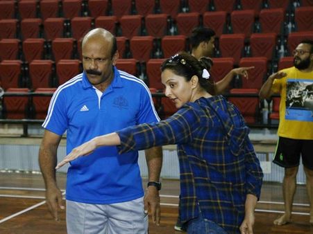 മഞ്ജുവിന്റെ കരിങ്കുന്നം സിക്‌സസ്, ധനുഷ് അഭിനയിക്കുന്നില്ല, പകരക്കാരനെത്തി