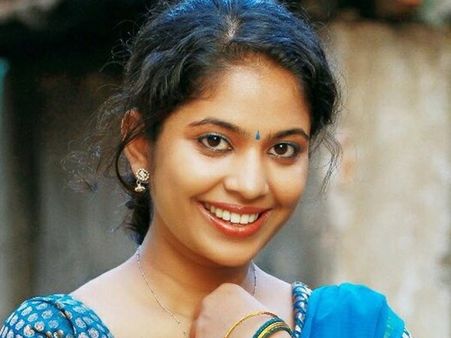 ബ്യൂട്ടി പാര്‍ലറില്‍ പോകുന്നത് നിര്‍ത്തി, ഇനി പുരികം പോലും ഷേപ്പ് ചെയ്യുന്നില്ല, സൃന്ദ