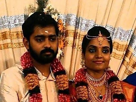 വള്ളിയും തെറ്റി പുള്ളിയും തെറ്റി സംവിധായകന്‍ ഋഷി ശിവകുമാറിന്‍െ വിവാഹം കഴിഞ്ഞു, ഫോട്ടോസ് കാണൂ..