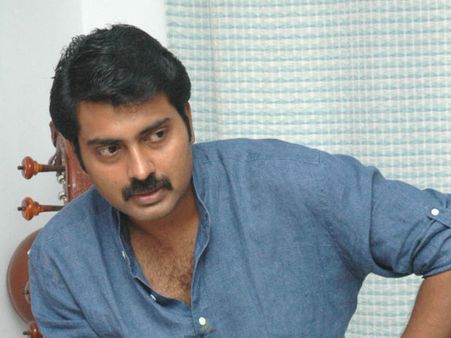 നരേന് നിരാശ, മലയാള സിനിമയില്‍ നഷ്ടമായത് പത്ത് വര്‍ഷം