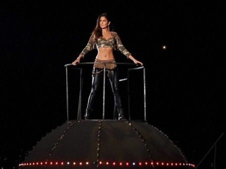 കത്രീനയുടെ ബെല്ലി ഡാന്‍സ് കണ്ടിട്ടുണ്ടോ? ജാക്വിലിന്‍ ഫെര്‍ണാണ്ടസിന്റെ തകര്‍പ്പന്‍ ഡാന്‍സ് കാണണോ ?