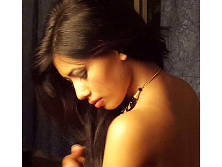 ധബാങ് 3യിലെ നായികയുടെ ടോപ്‌ലെസ് ചിത്രങ്ങള്‍ ലീക്കായി... ഫോട്ടോസ്...