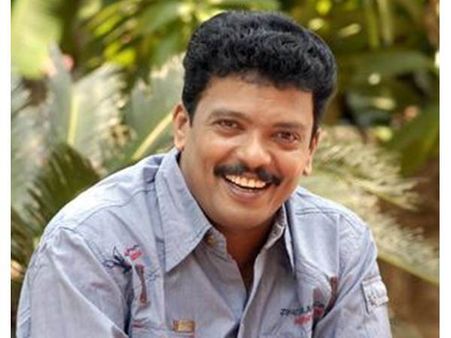 കാണുന്നവരെയൊക്കെ തോണ്ടുന്ന ജഗദീഷിന്റെ സ്വഭാവം, നാണക്കേട്.. ആരോടും പറയേണ്ടന്ന് മണിയന്‍പിള്ള രാജു