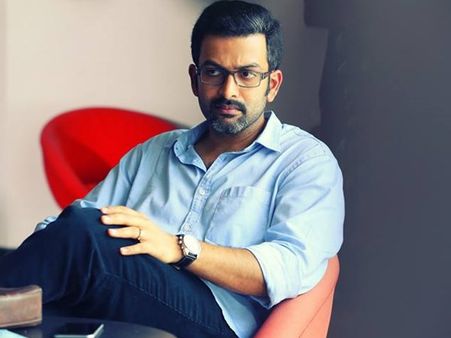 റോഷന്‍ ആന്‍ഡ്രൂസിന്റെ നാളെ രാവിലെ, പൃഥ്വിരാജിന്റെ പകരക്കാരനെ കണ്ടെത്തി