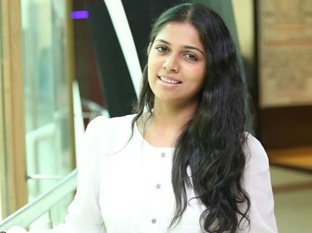 പുലിമുരുകനില്‍ മോഹന്‍ലാലിന്റെ അമ്മയാകുന്ന 27കാരി, ഒപ്പത്തില്‍ സഹോദരി