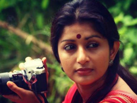 മീരാജാസ്മിന്റെ പത്ത് കല്‍പനകള്‍