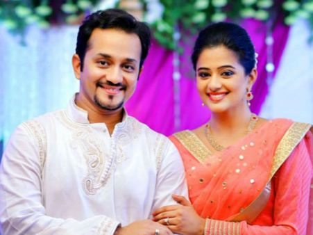 പ്രിയാമണിയുടെ വിവാഹ നിശ്ചയം കഴിഞ്ഞു; ചില സ്വകാര്യ ഫോട്ടോകള്‍ കാണൂ