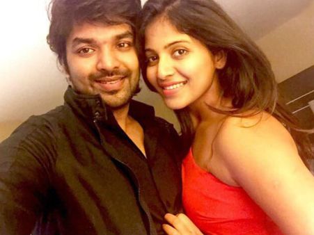 ജയ് ഇല്ലാതെ പറ്റില്ലെന്ന് അഞ്ജലി, ഇരുവരും പ്രണയത്തില്‍?