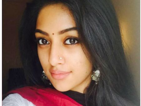 ഇവിടെ ബോള്‍ഡായ പെണ്‍കുട്ടികളെ ആര്‍ക്കും ഇഷ്ടമല്ല എന്ന് അനു ഇമ്മാനുവല്‍