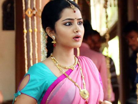 അനുപമ പരമേശ്വരന്‍ നാഗവല്ലി ആയപ്പോള്‍, ഇത് നിങ്ങളുദ്ദേശിക്കുന്ന നാഗവല്ലി അല്ല!!