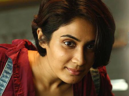 'കള്ളു കുടിയ്ക്കുകയും സിഗരറ്റ് വലിക്കുകയും ചെയ്യുന്ന നീനയെക്കള്‍ ബുദ്ധിമുട്ടാണ് ഇത്'