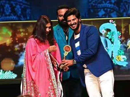 ദുല്‍ഖറിന് കിട്ടിയ ഏറ്റവും വലിയ ഭാഗ്യം; ഉമ്മച്ചിയുടെ കൈയ്യില്‍ നിന്ന് പുരസ്‌കാരം, വാപ്പച്ചി സാക്ഷി