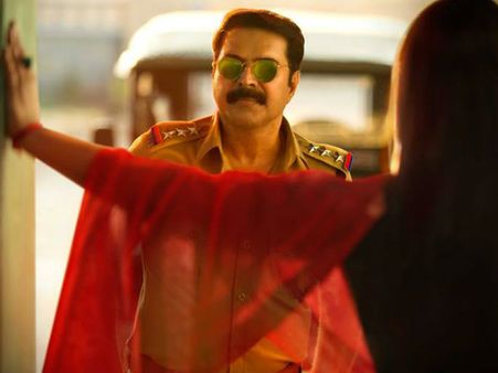 മമ്മൂട്ടിയെ തടഞ്ഞു നിര്‍ത്തി വരലക്ഷ്മി, ട്രോളന്മാര്‍ക്ക് ഒന്നും പറയാനില്ലേ