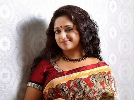 വീട്ടിലേക്ക് പുതിയ അതിഥി കൂടി, ആ സന്തോഷ വാര്‍ത്ത കാവ്യ അറിയിച്ചത് ഇങ്ങനെ