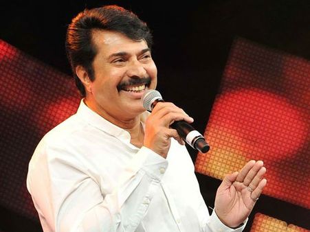 മമ്മൂട്ടി മുന്‍ കോപിയും ഗൗരവക്കാരനുമല്ല, ഇതാ മമ്മൂട്ടി ചിരിപ്പിച്ച ചിത്രങ്ങള്‍
