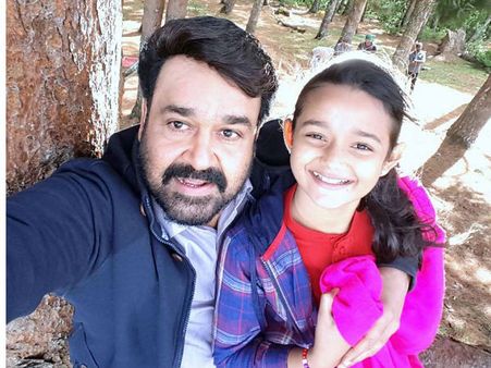 'എന്ത് നല്ല ലാലേട്ടനാണെന്ന് അറിയോ, എനിക്ക് തന്ന സമ്മാനം നോക്കൂ...'