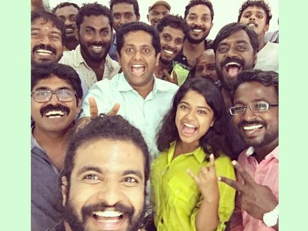ഊഴം ടീമുകാരുടെ 'പാക്ക് അപ് 'സെല്‍ഫി, ഒരാളെ മാത്രം കാണാനില്ലല്ലോ!!