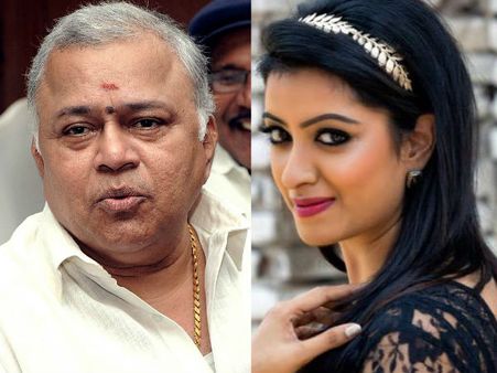 സൗന്ദര്യം മാത്രം പോര, വിവരം ഉണ്ടാവണം; നടിയെ പരസ്യമായി അപമാനിച്ച് രാധാരവി