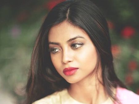 സെറ്റില്‍ വച്ച് കണ്ടപ്പോള്‍ ഹെയ് യൂ.. ദുല്‍ഖറിനൊപ്പം 'അഡ്ജസ്റ്റ് 'ചെയ്യാൻ കഴിയാതെ വന്നത്