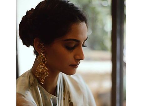 തല മൊട്ടയടിക്കാമോന്ന് സംവിധായകന്‍ ചോദിച്ചു, സോനം കപൂര്‍ അതും സമ്മതിച്ചു