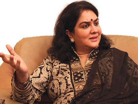 ഉര്‍വശി മതപരിവര്‍ത്തനം നടത്തുന്നു, ആകര്‍ഷിച്ചത്?