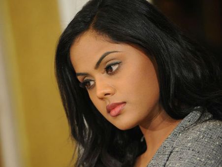 അവസരങ്ങള്‍ കുറഞ്ഞതുകൊണ്ടോ... കാര്‍ത്തികയും മിനി സ്‌ക്രീനിലേക്ക്