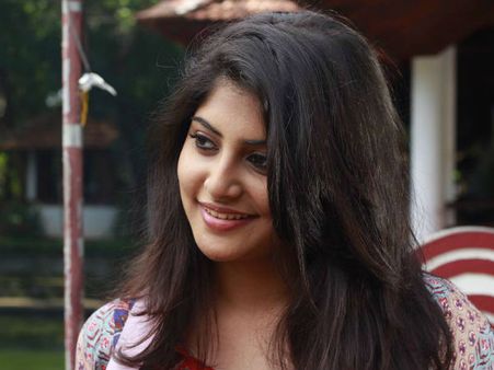 തമിഴില്‍ മഞ്ജിമയുടെ പുതിയ നായകന്‍ ആരാണെന്ന് അറിയാമോ?