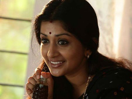 'നടികള്‍ വെറും അലങ്കാര വസ്തുക്കള്‍ മാത്രം, അങ്ങനെ നിന്ന് കൊടുക്കാന്‍ എനിക്ക് താത്പര്യമില്ല'