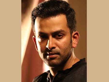 കര്‍ണനും ആടു ജീവിതവും ടിയാനും കൂടാതെ പൃഥ്വിരാജ് മറ്റൊരു ബിഗ് ബജറ്റ് ചിത്രത്തില്‍ ഒപ്പിട്ടു