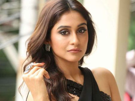 വിവാഹമാകാത്ത നടി താന്‍ ഗര്‍ഭിണിയാണെന്ന് വ്യാജ വാര്‍ത്ത പ്രചരിപ്പിച്ചു, എന്തിന്?