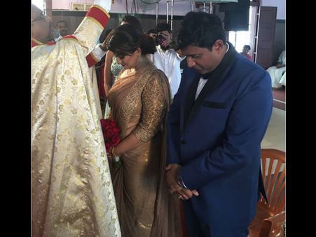 സാന്ദ്ര തോമസിന്റെ കഴുത്തില്‍ വില്‍സണ്‍ മിന്നു കെട്ടുന്ന വീഡിയോ കാണാം