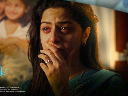 കുഞ്ഞുകുട്ടിയുടെ മുന്നില്‍ കരഞ്ഞപ്പോള്‍ മനപ്രയാസം തോന്നി, മാപ്പ് പറഞ്ഞു എന്ന് വേദിക