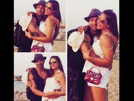 ഞാനിത്ര തെളിഞ്ഞു ചിരിക്കാന്‍ കാരണം നീയാണ് , ബിപാഷയ്ക്ക് കരണിന്റെ ചുംബനങ്ങള്‍ !ചിത്രങ്ങള്‍ കാണൂ...