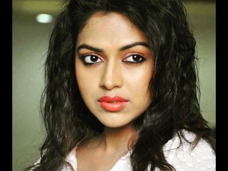 വിജയ് യുമായുള്ള വിവാഹ മോചനം; അമല പോളിനെ തമിഴകത്ത് നിന്നും ഒഴിവാക്കുന്നു?