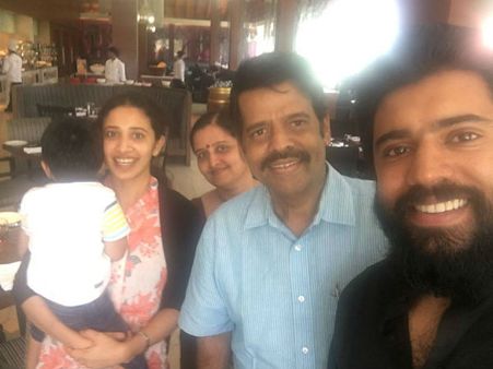 നിവിന്റെയും ഭാര്യയുടെയും വിവാഹവാര്‍ഷികാഘോഷത്തില്‍ ബാലചന്ദ്ര മേനോന്‍ എത്തിയപ്പോള്‍; വായിക്കൂ