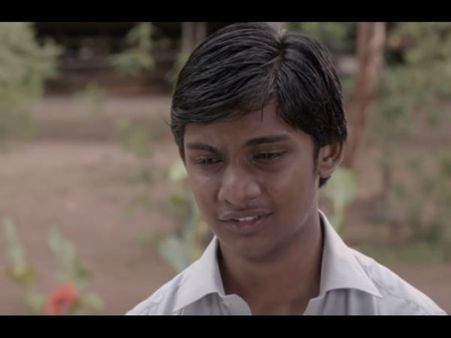 വളരെ വികാരഭരിതനായി കാവ്യ മാധവനോട് സംസാരിച്ച ഈ പയ്യന്‍ ആരാണെന്ന് അറിയാമോ?