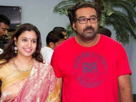 തിരക്കിനിടയില്‍ എന്റെ കൈകള്‍ മുറുക്കെ പിടിച്ചു, ഗുരുവായൂരപ്പന്റെ മുന്നിലെത്തിയപ്പോള്‍ കണ്ണു നിറഞ്ഞു