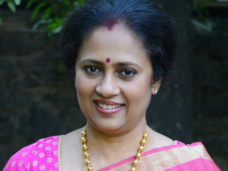 നടി ലക്ഷ്മി രാമകൃഷ്ണന്‍ അപമാനിച്ചു, മധ്യവയസ്‌കന്‍ ആത്മഹത്യ ചെയ്തു
