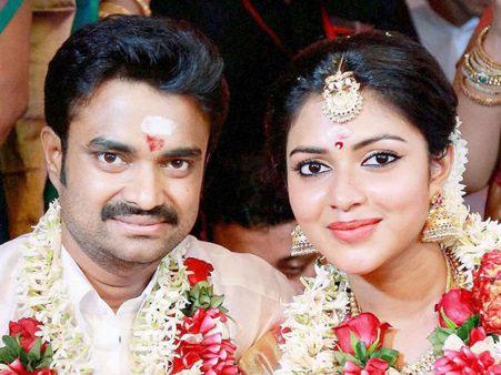 രാത്രി നിര്‍മാതാവിനൊപ്പം ഔട്ടിങ് ; അമല പോളിന്റെ വിവാഹ മോചനത്തിന് ഇതും ഒരു കാരണം?