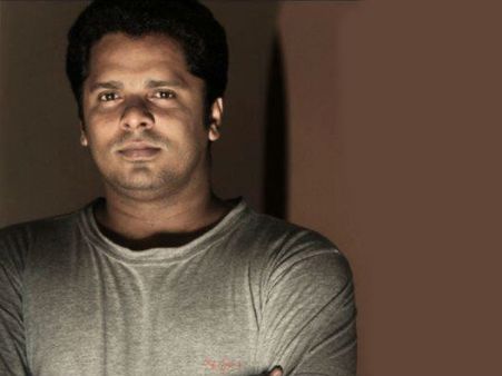 ജനം എന്നും പട്ടികളല്ല, ശ്രീനിവാസന് ആഷിക് അബുവിന്റെ മറുപടി!