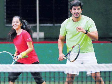 ദുല്‍ഖറിനൊപ്പം ടെന്നീസ് കളിക്കുന്ന ഈ നടി ആരാണെന്ന് മനസ്സിലായില്ലേ...