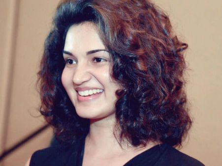 കാമുകന്‍ ആരാണെന്ന് കൂടെ പറഞ്ഞാല്‍ കൊള്ളാമായിരുന്നു, വരനെ തേടേണ്ടതില്ലല്ലോ എന്ന് ഹണി റോസ്